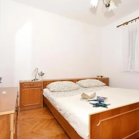 Arbanija 5228e * Trogir